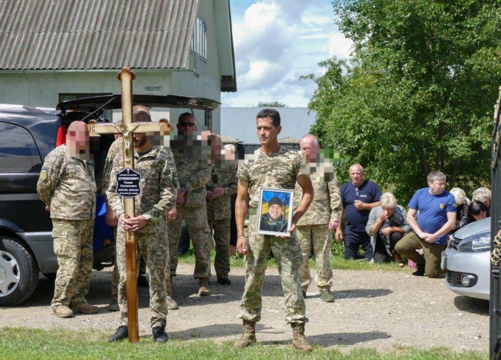 На Калущині провели в останню путь полеглого Героя Романа Думінкевича