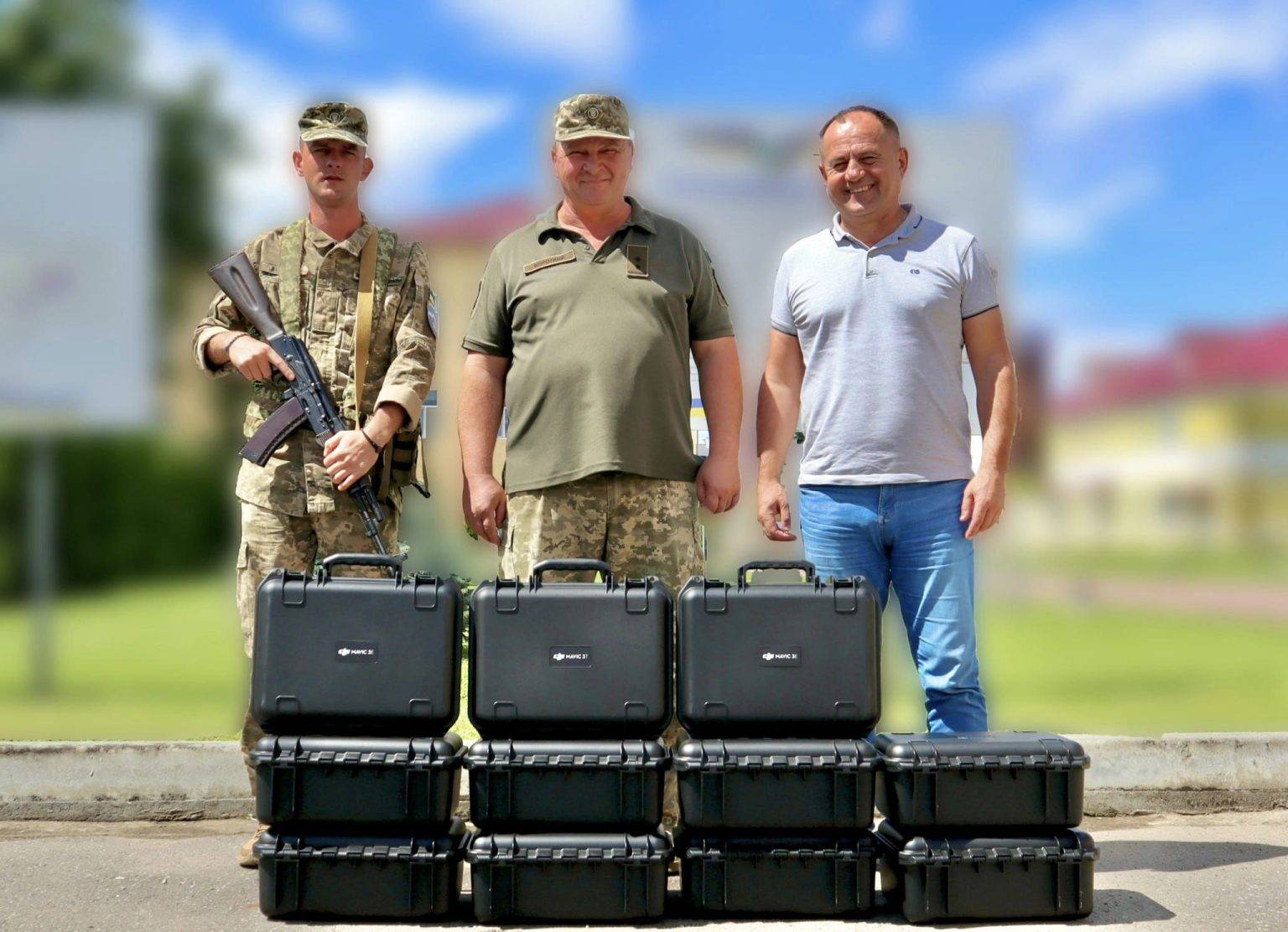 Коломийська громада передала прикарпатським "едельвейсам" 11 квадрокоптерів