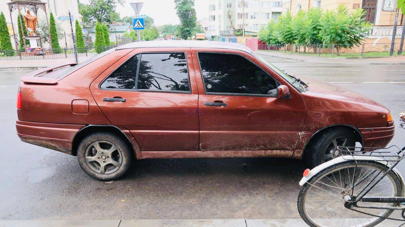 У Богородчанах водій легковика збив велосипедиста, потерпілий у лікарні