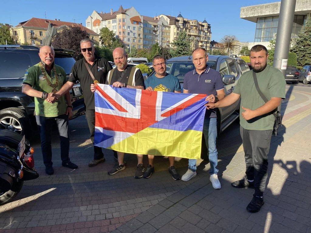 Протиповітряна оборона Франківська отримала автомобіль від британських волонтерів