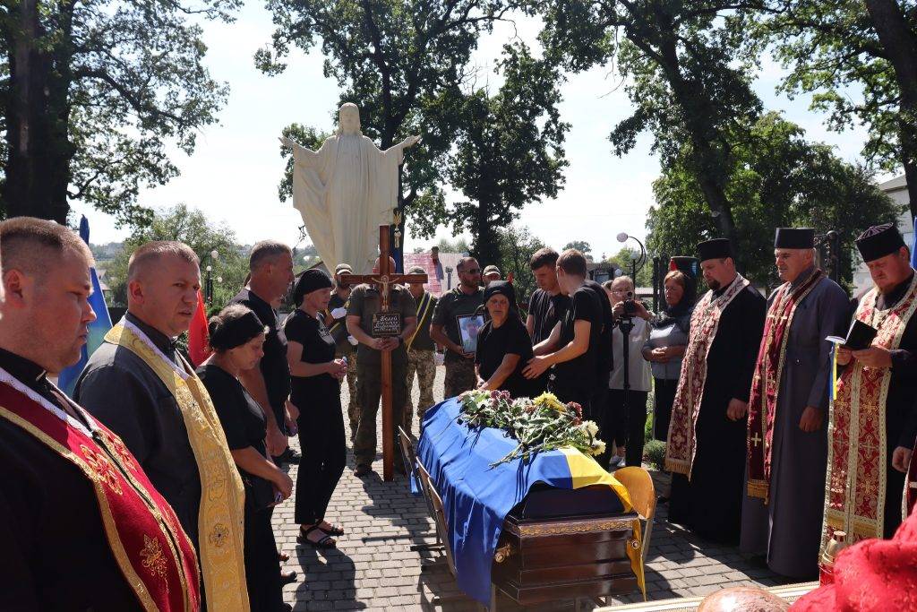 Сьогодні на Богородчанщині проведуть в останню путь полеглого героя Дмитра Белея