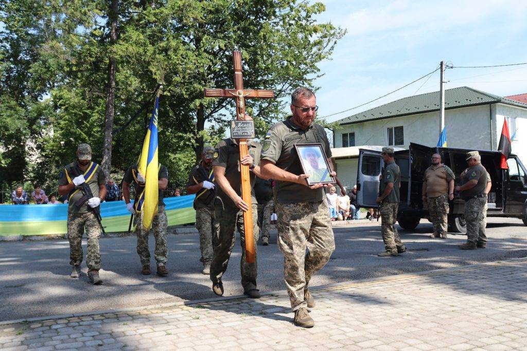 Сьогодні на Богородчанщині проведуть в останню путь полеглого героя Дмитра Белея