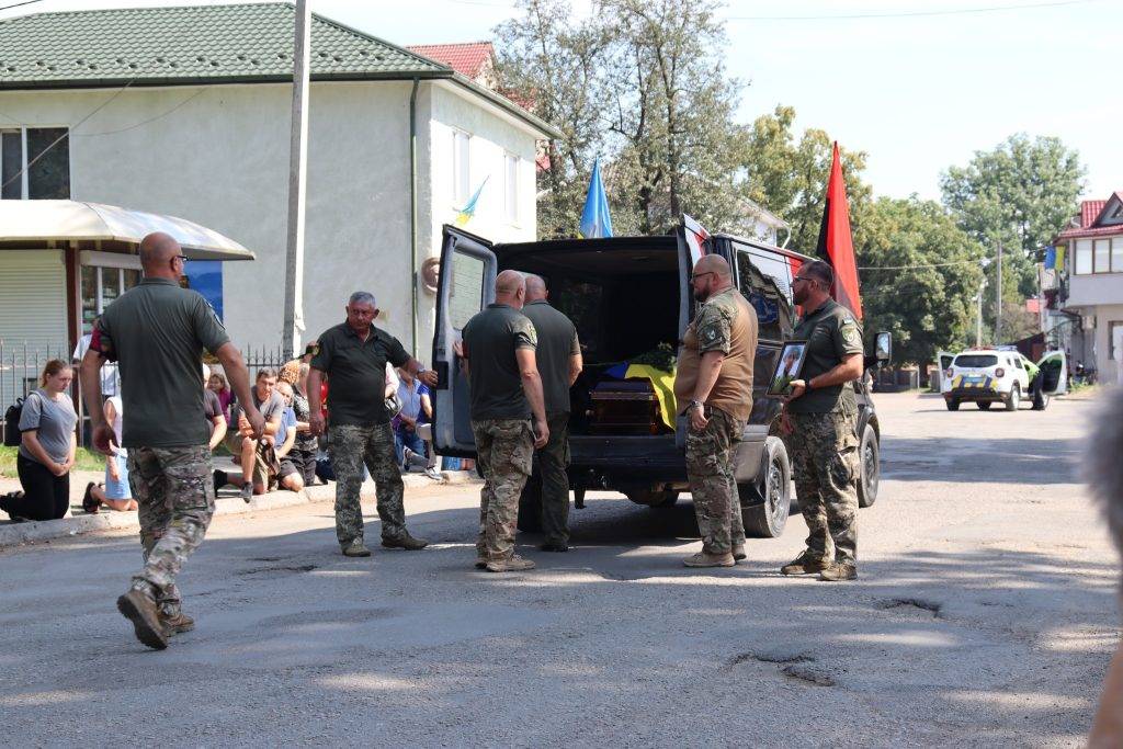 Сьогодні на Богородчанщині проведуть в останню путь полеглого героя Дмитра Белея