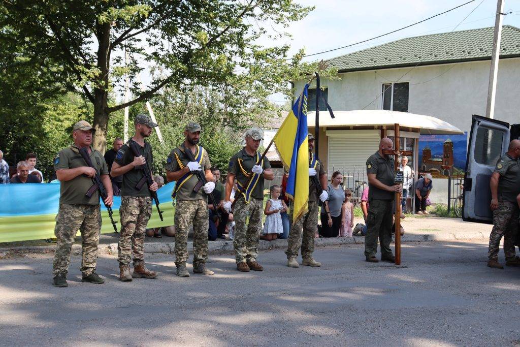 Сьогодні на Богородчанщині проведуть в останню путь полеглого героя Дмитра Белея