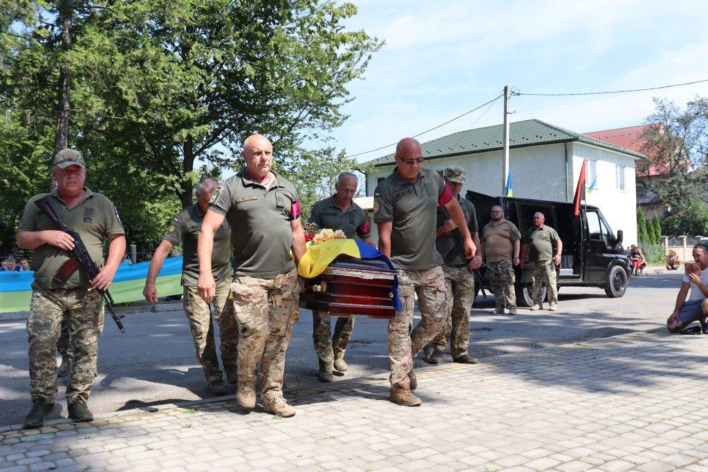 Сьогодні на Богородчанщині проведуть в останню путь полеглого героя Дмитра Белея