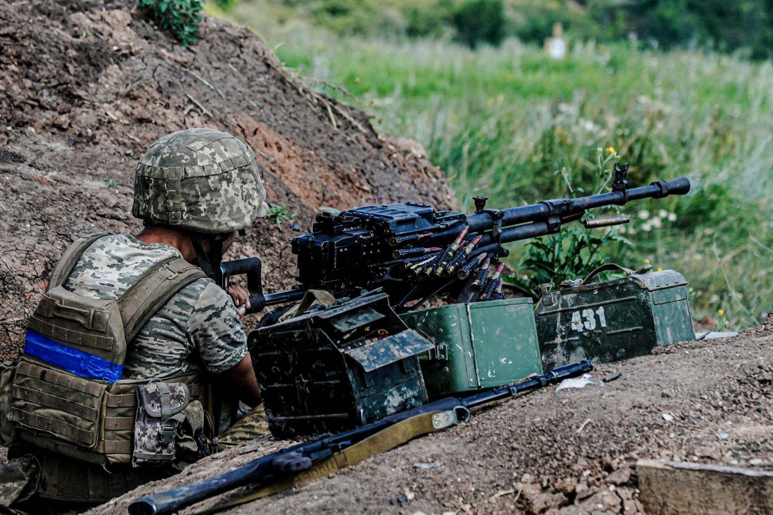 За минулу добу окупанти втратили 10 танків, один гелікоптер та майже 600 орків