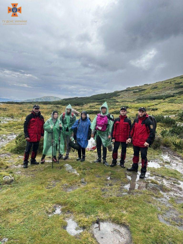 У Карпатах рятувальники допомогли групі туристів