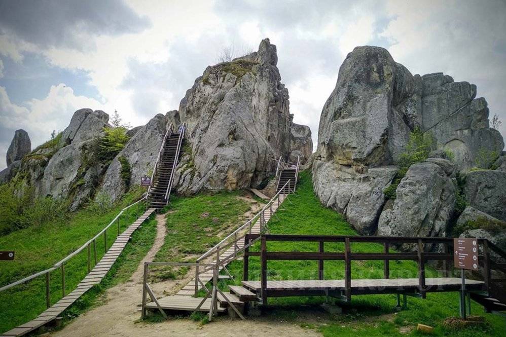 Піші туристичні маршрути у Карпатах, які можна пройти за день