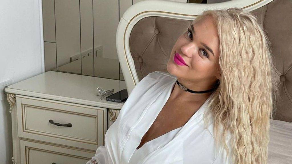 Забуває про війну: скандальну франківську блогерку Вербу жорстко захейтили