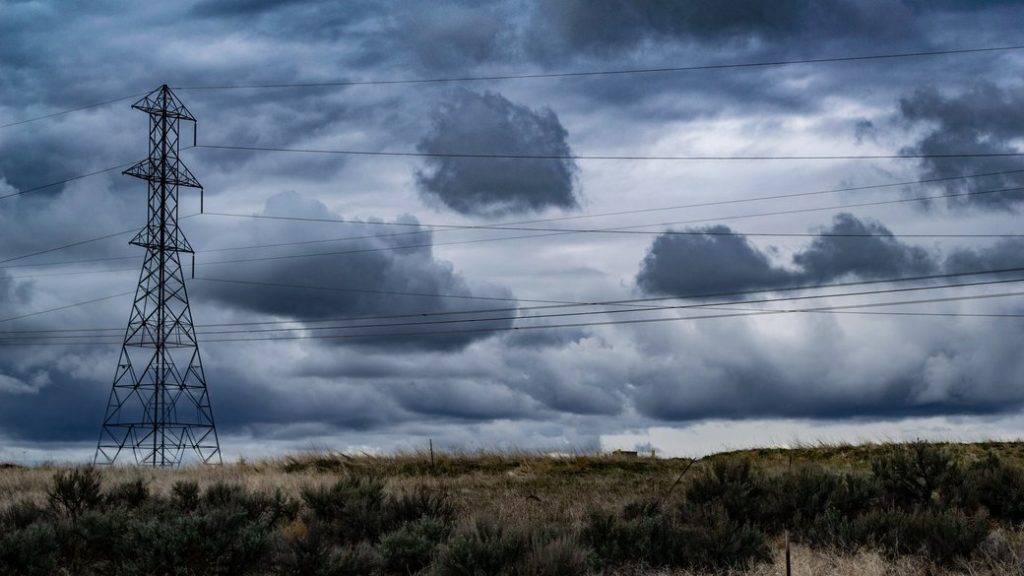 Через негоду на Прикарпатті знеструмлено більше 30 населених пунктів