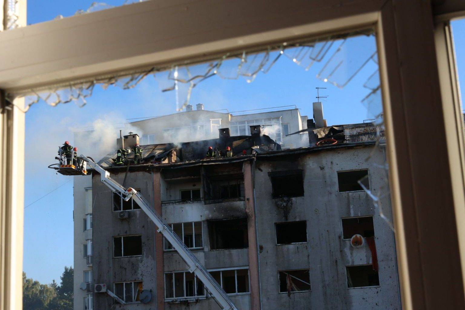 Садовий показав жахливі наслідки ракетного удару росіян по Львову