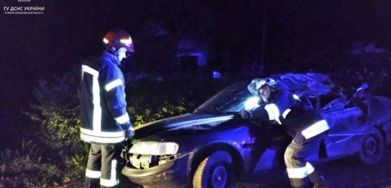 На Долинщині водій легковика скоїв ДТП - наслідки ліквідували рятувальники