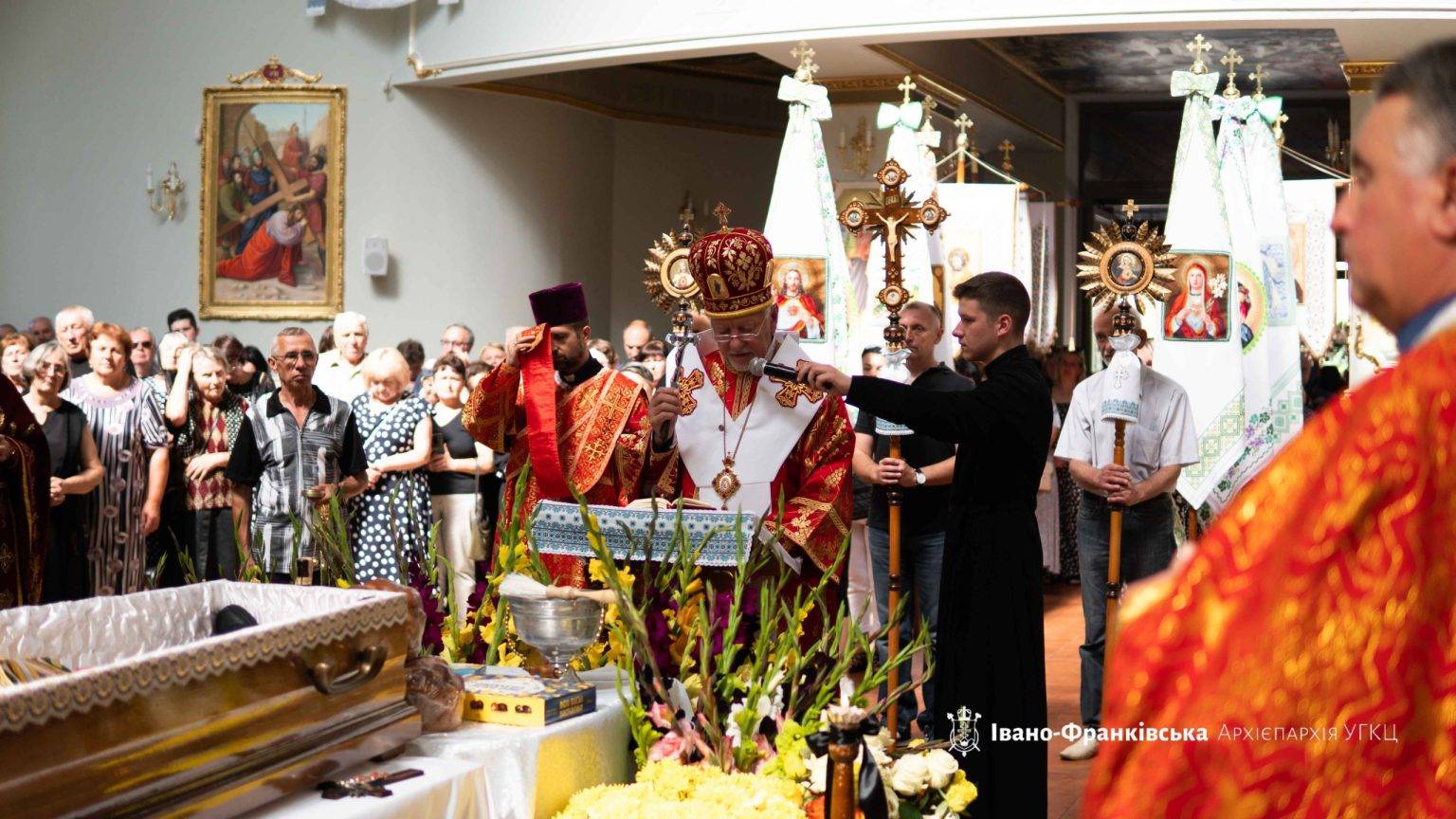 У Івано-Франківську попрощалися із отцем Ярославом Гринюком