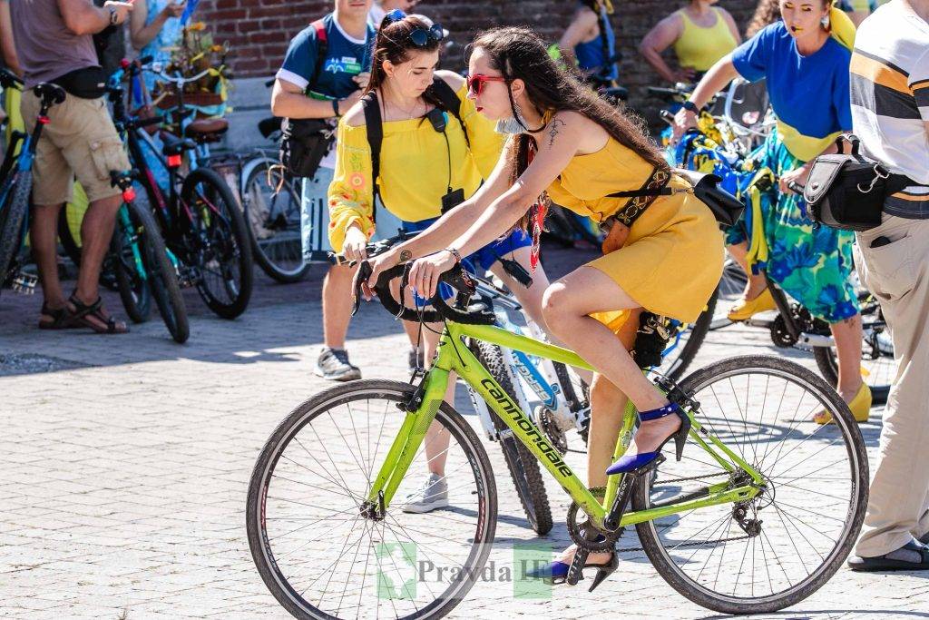 У Івано-Франківську відбувся жіночий велопробіг ФОТО