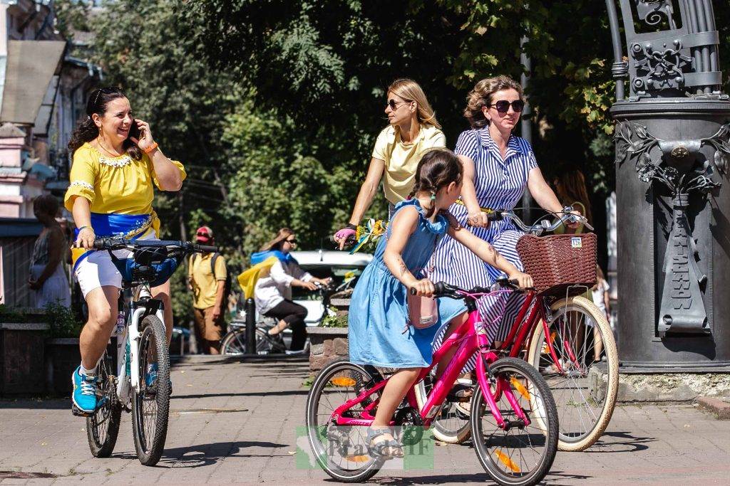 У Івано-Франківську відбувся жіночий велопробіг ФОТО