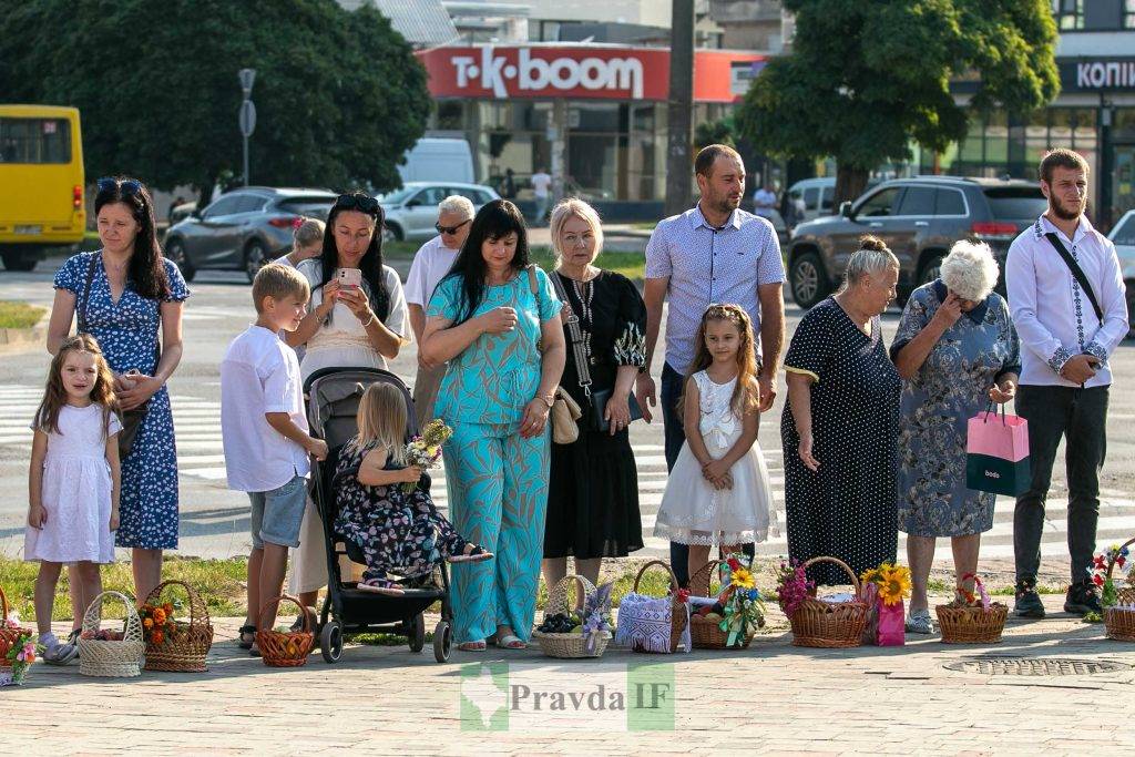 Яблучний Спас: як в Івано-Франківську освячують фруктові кошики. ФОТОРЕПОРТАЖ