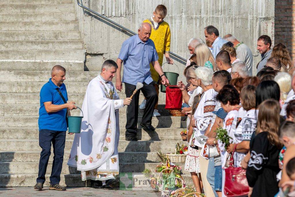 Яблучний Спас: як в Івано-Франківську освячують фруктові кошики. ФОТОРЕПОРТАЖ