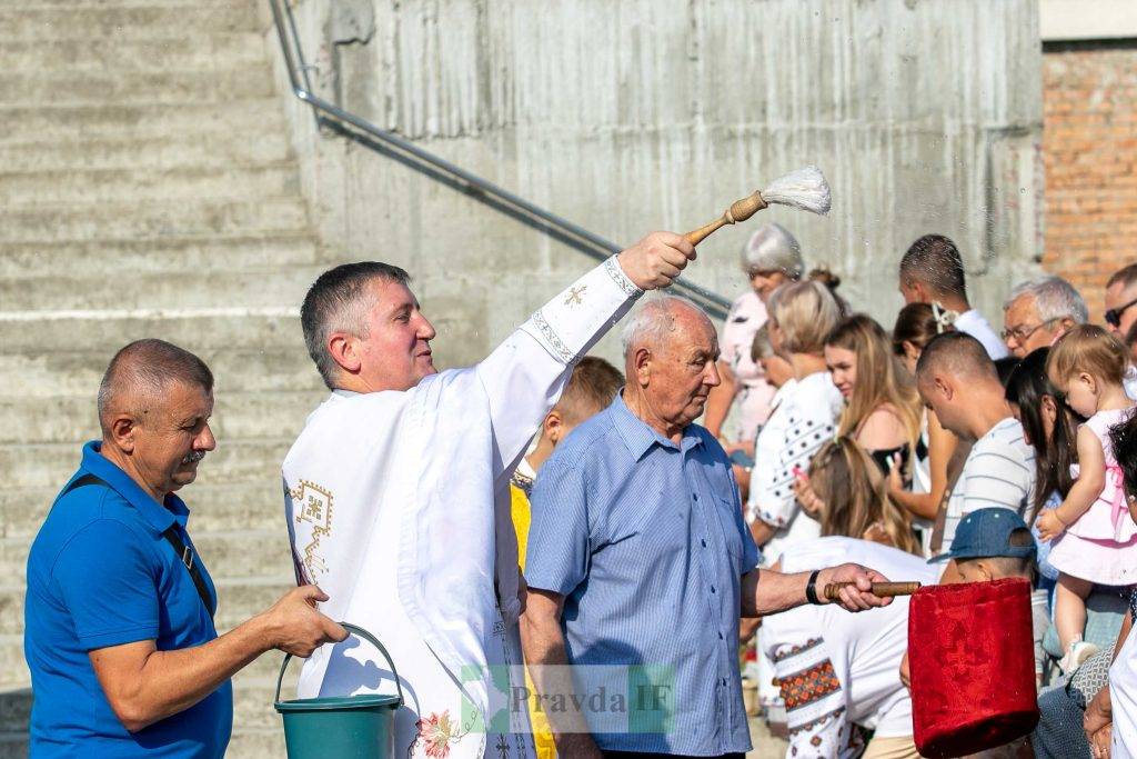 Яблучний Спас: як в Івано-Франківську освячують фруктові кошики. ФОТОРЕПОРТАЖ