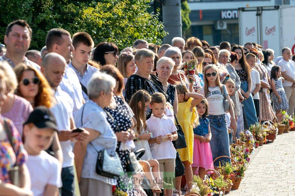 Яблучний Спас: як в Івано-Франківську освячують фруктові кошики. ФОТОРЕПОРТАЖ