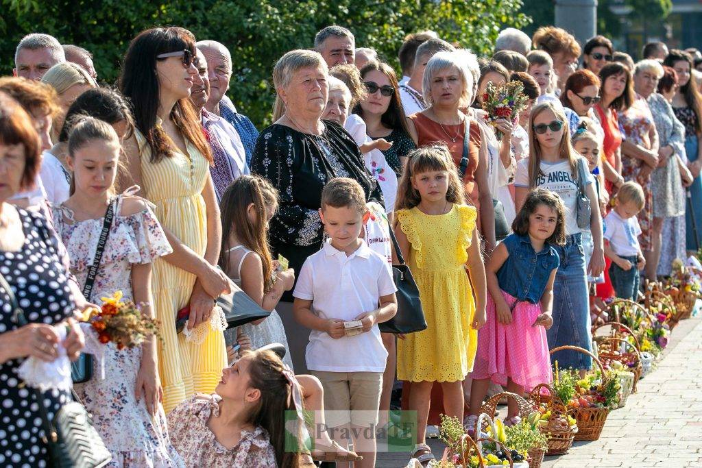 Яблучний Спас: як в Івано-Франківську освячують фруктові кошики. ФОТОРЕПОРТАЖ