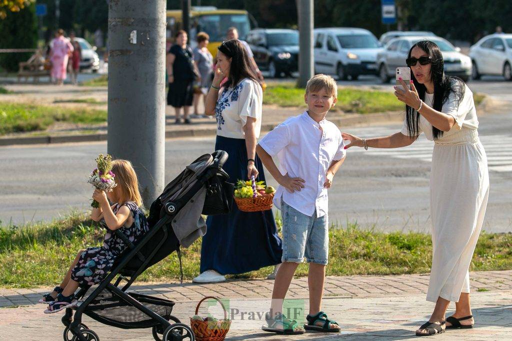 Яблучний Спас: як в Івано-Франківську освячують фруктові кошики. ФОТОРЕПОРТАЖ