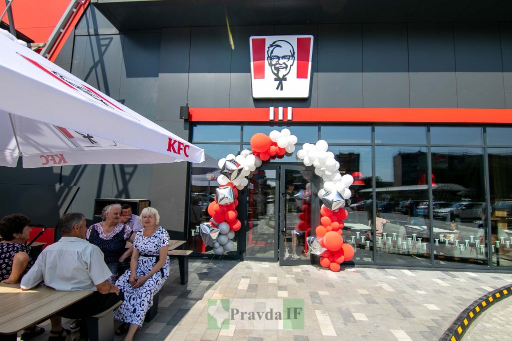 У Франківську відкрився ресторан KFC. ФОТОРЕПОРТАЖ