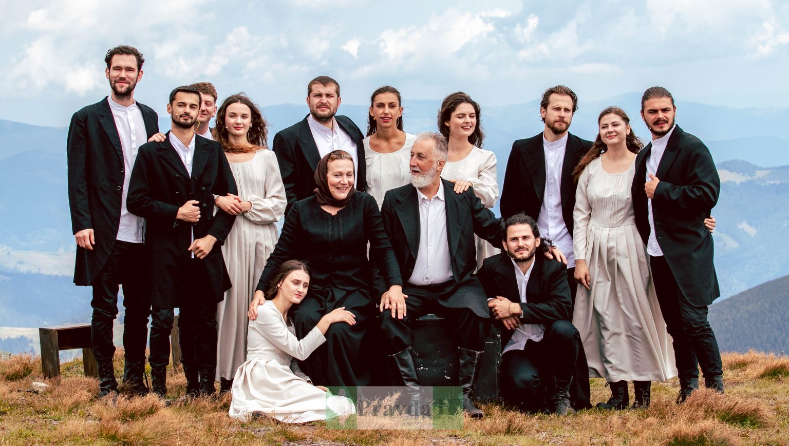 Франківський драмтеатр на горі Піп Іван зіграв виставу "Вона-Земля" ФОТО