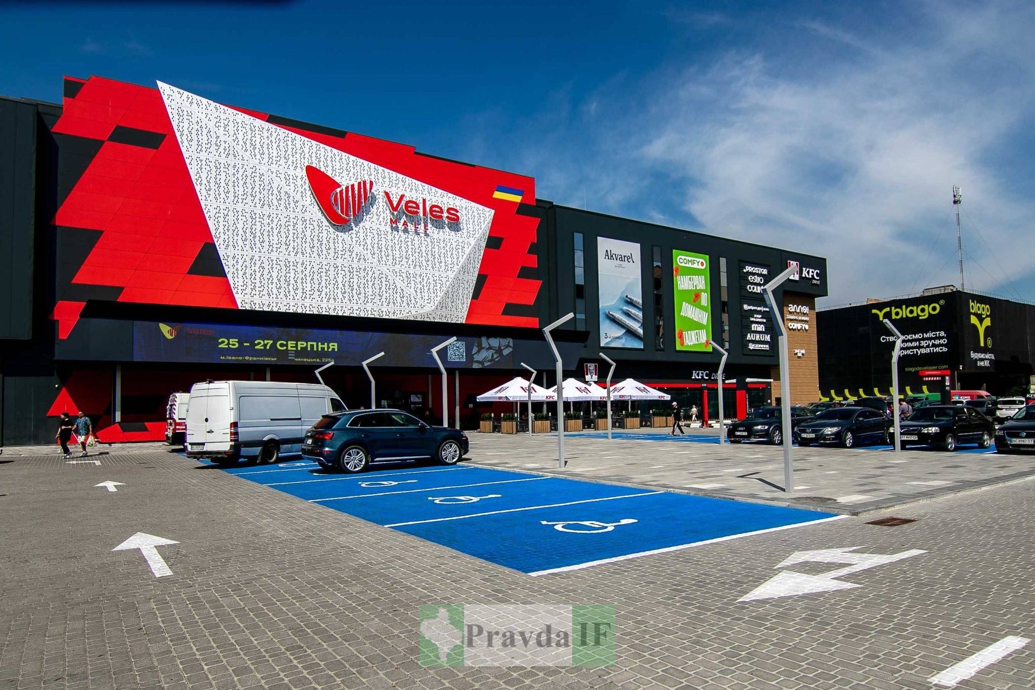 У Франківську відкрився найбільший в міст торговий центр Veles Mall. ФОТОРЕПОРТАЖ