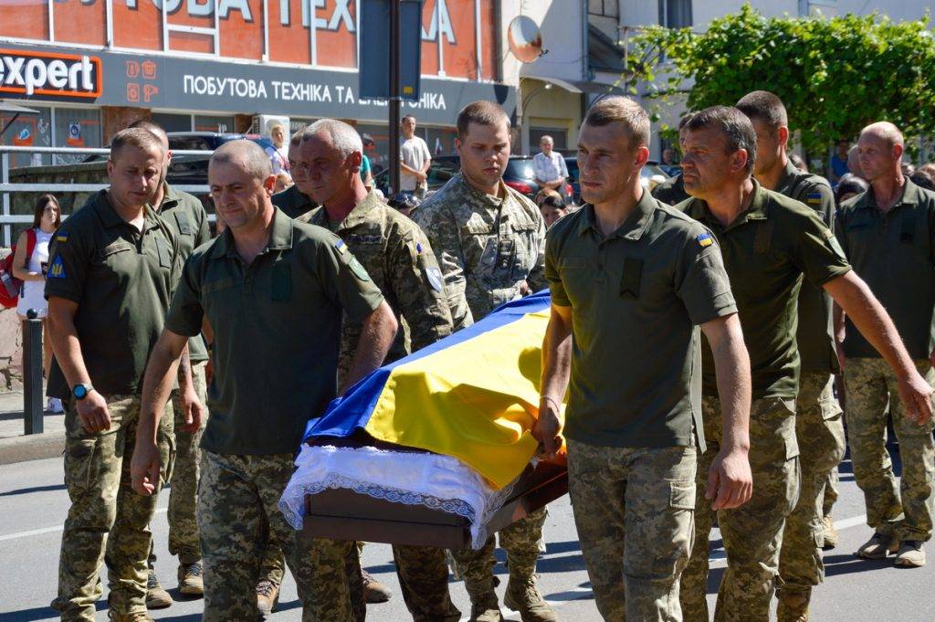 Громада Коломиї прощалася із загиблим захисником Іваном Мосійчуком