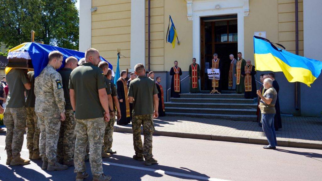 Громада Коломиї прощалася із загиблим захисником Іваном Мосійчуком