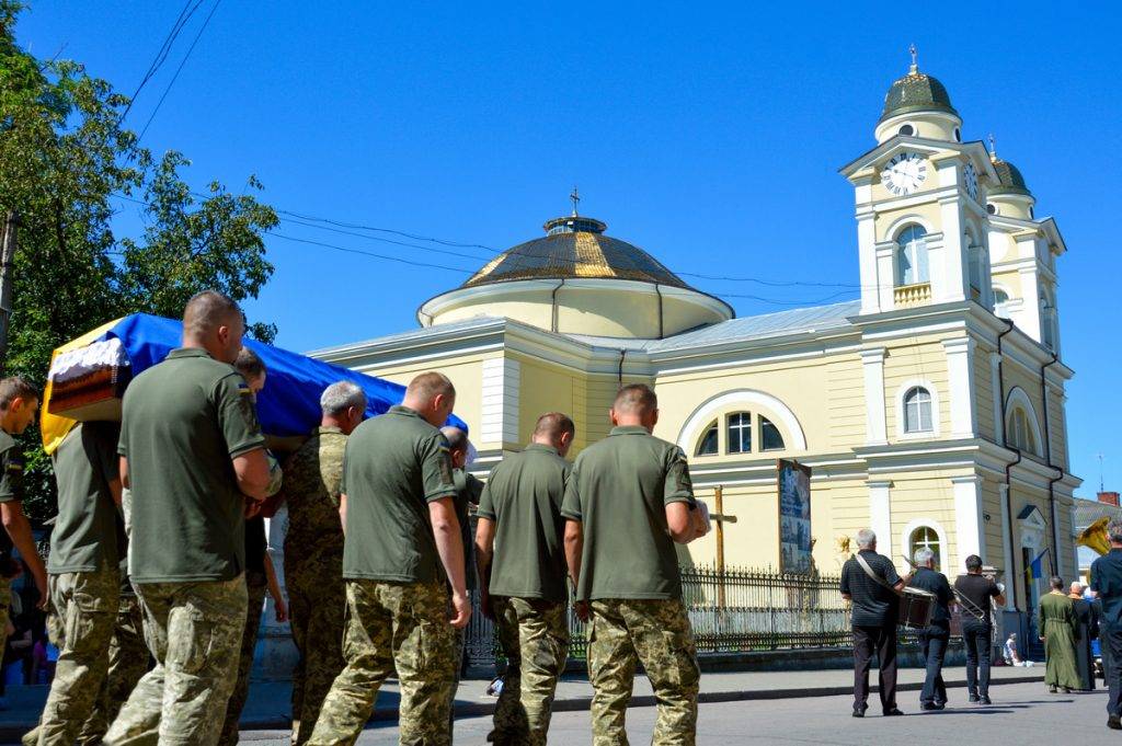 Громада Коломиї прощалася із загиблим захисником Іваном Мосійчуком