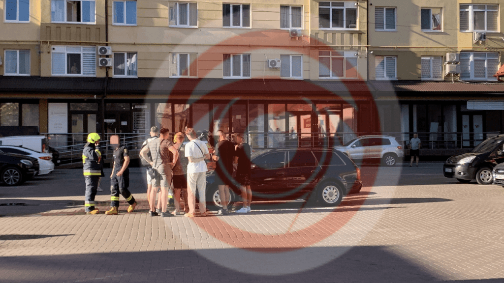У середмісті Івано-Франківська загорівся легковий автомобіль