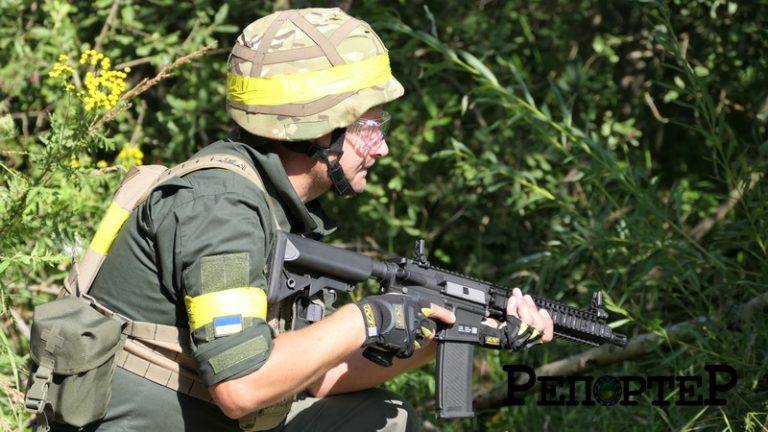 На Прикарпатті нацгвардійці тренуються зі страйкбольним обладнанням