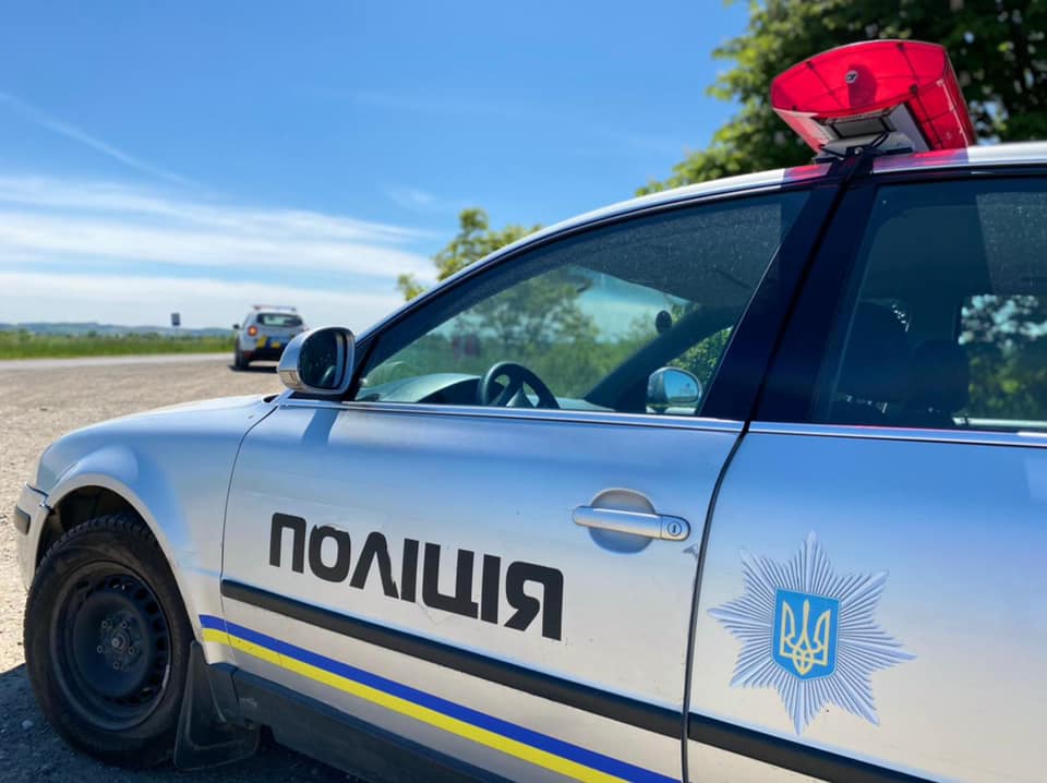Під Івано-Франківськом водій легковика збив жінку, яка перебігала дорогу
