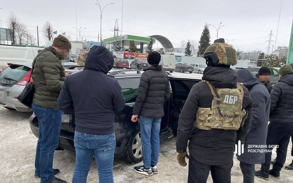 На Прикарпатті виготовляли та збували наркотики на 10 млн гривень щомісяця