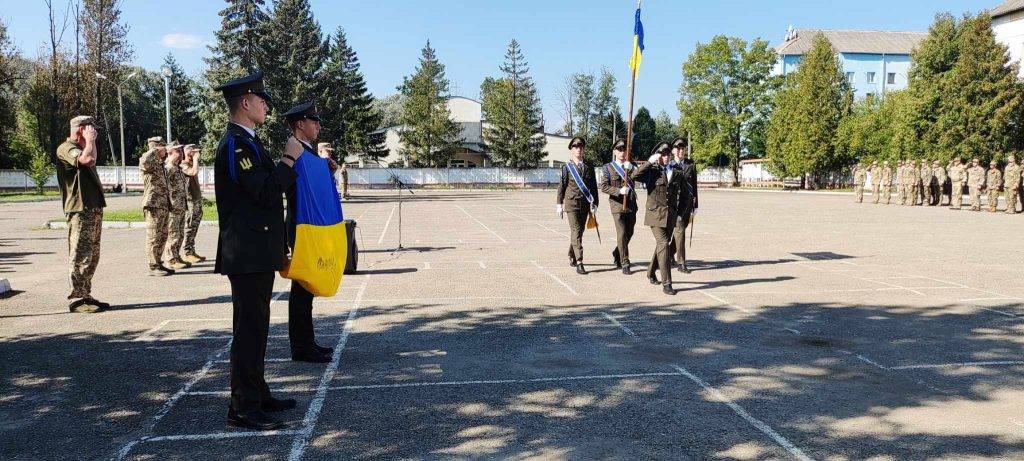 Прикарпатському військово-спортивному ліцею вручили Почесний прапор Залужного