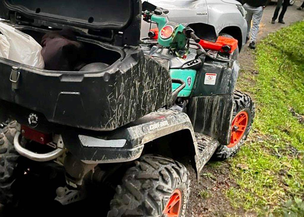 На Прикарпатті ухилянтів перевозили через кордон на квадроциклах. ФОТО