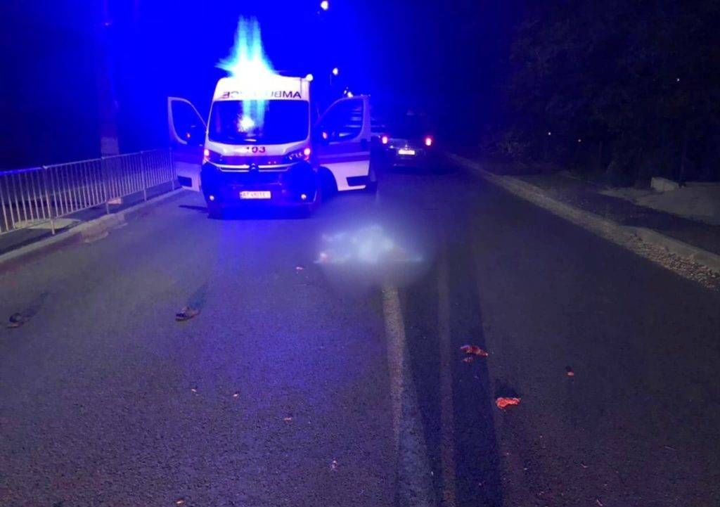На Коломийщині водій авто на смерть розчавив чоловіка, котрий лежав посеред дороги