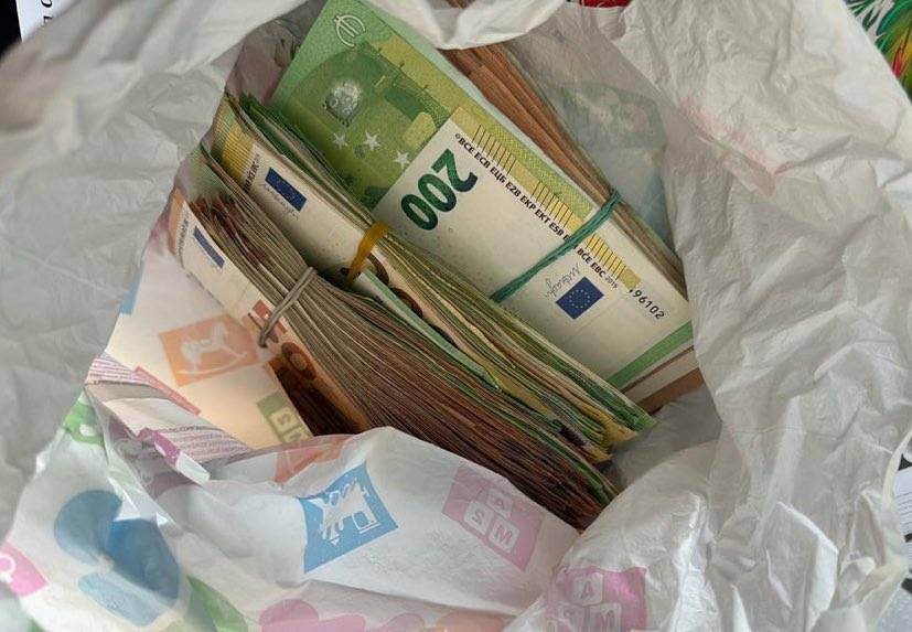 На в’їзд в Україну прикордонники виявили контрабандні товари та валюту на 2,5 млн гривень