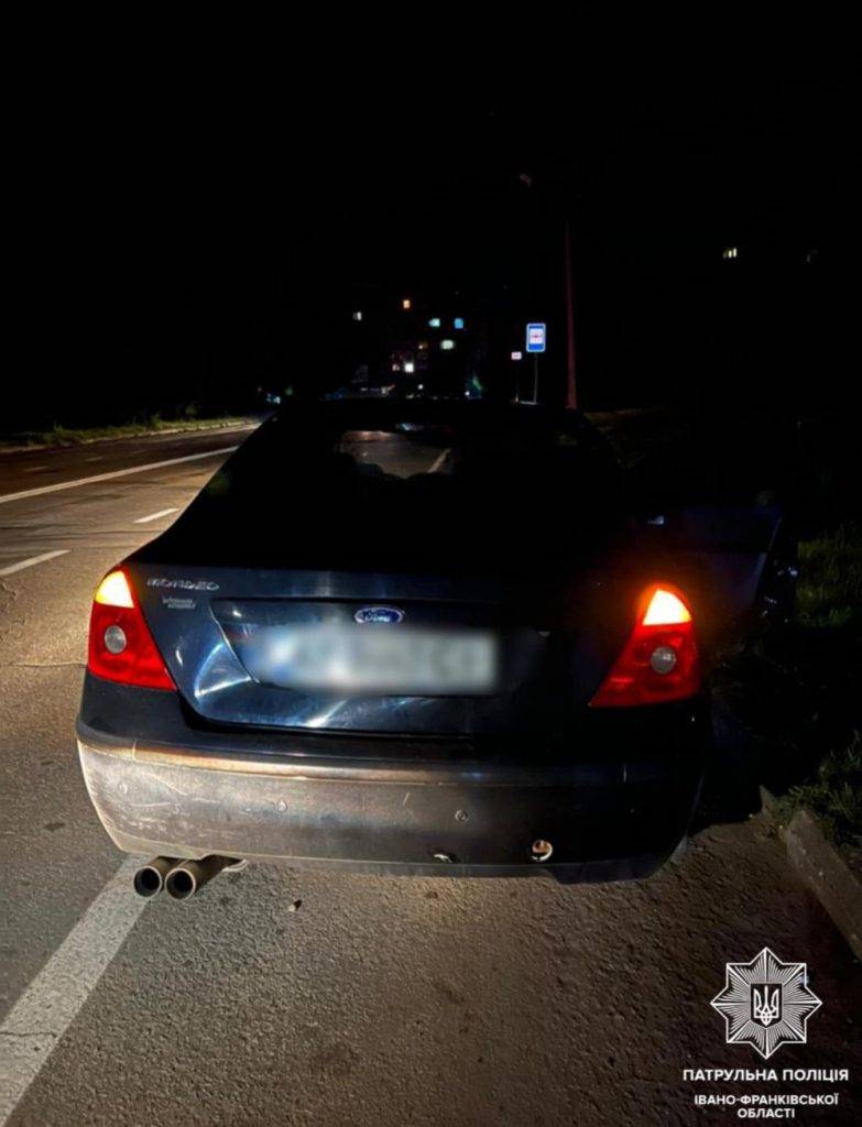 нетверезого підлітка за кермом