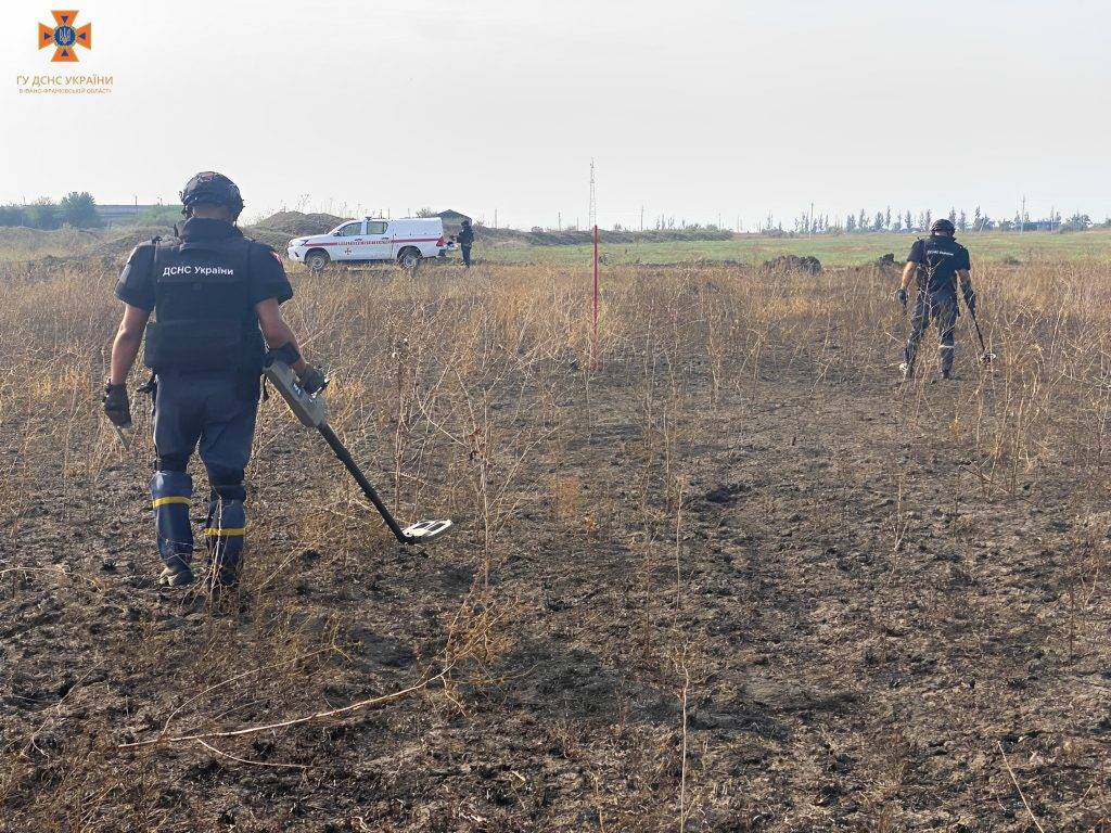 Як прикарпатець на позивний “Дєд” розміновує деокуповані території 