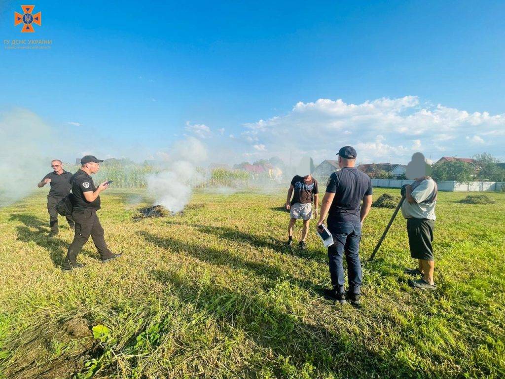 У Калуській громаді за допомогою дрона виявили шість паліїв трави. ФОТО