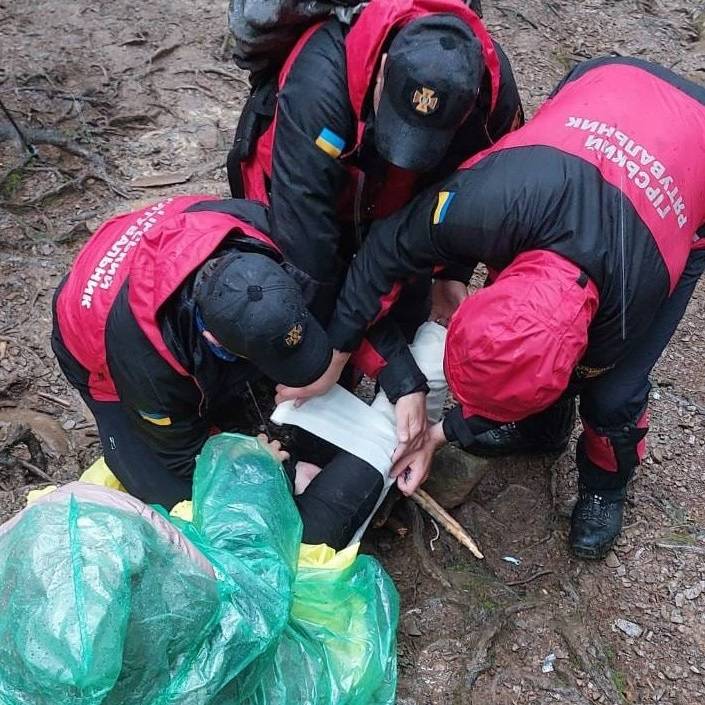 Під час спуску з Говерли травмувалася туристка з Харківщини