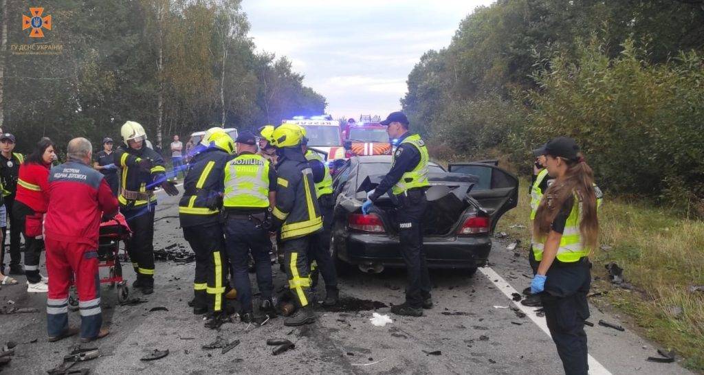 На околиці Івано-Франківська трапилась масштабна ДТП. ВІДЕО