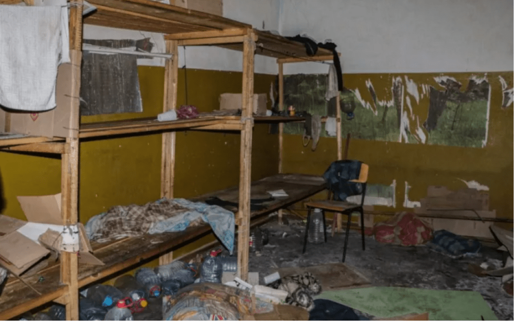 Окупанти у школі на Херсонщині катували українців до смерті, імітували розстріли та майже не годували