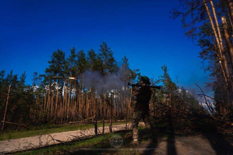 За минулу добу окупанти втратили понад 600 орків та значну кількість військової техніки