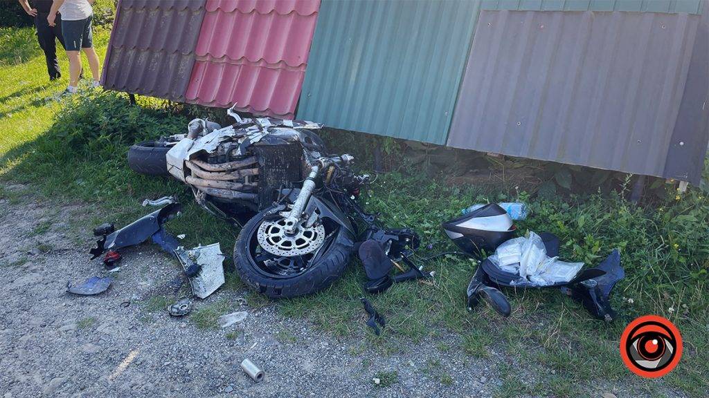 У Коломиї зіштовхнулися автомобіль і мотоцикл: Є постраждалі ФОТО