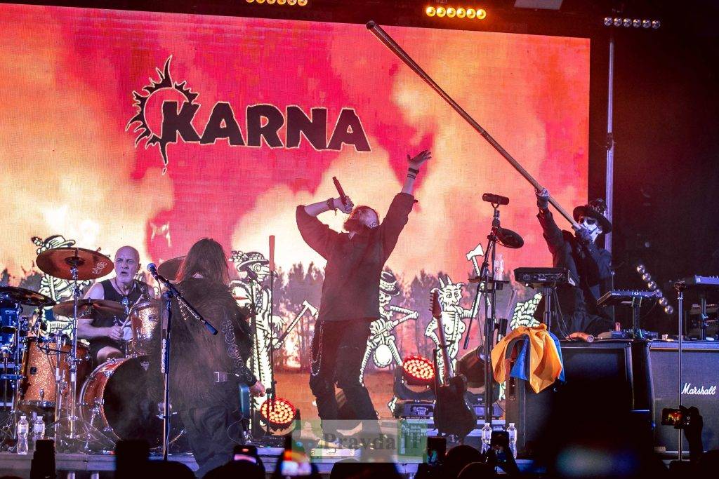 У Франківську культовий гурт "Карна" зіграв концерт на підтримку українських захисників ФОТОРЕПОРТАЖ