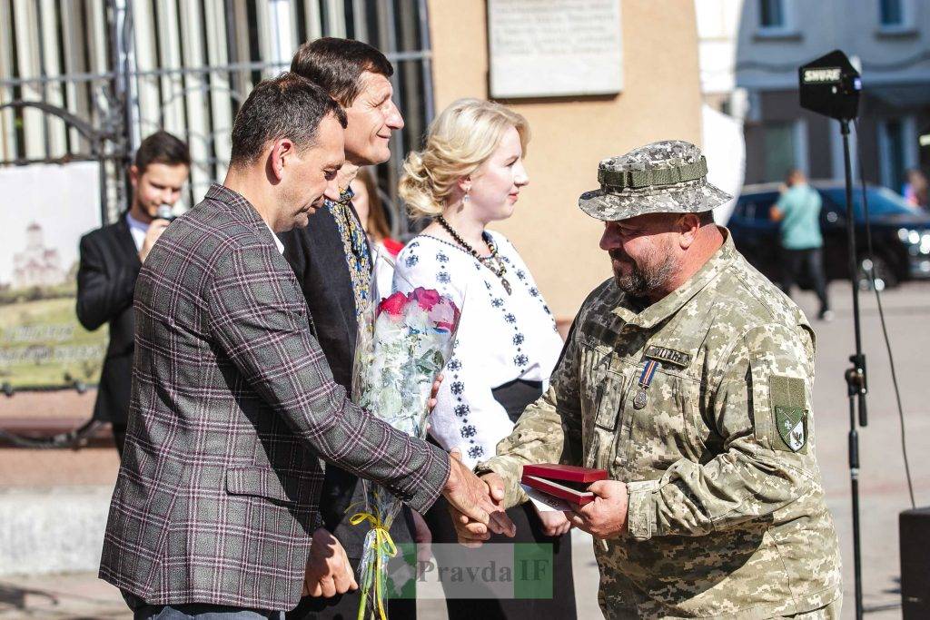 У Франківську вшанували Захисників і Захисниць України. ФОТО