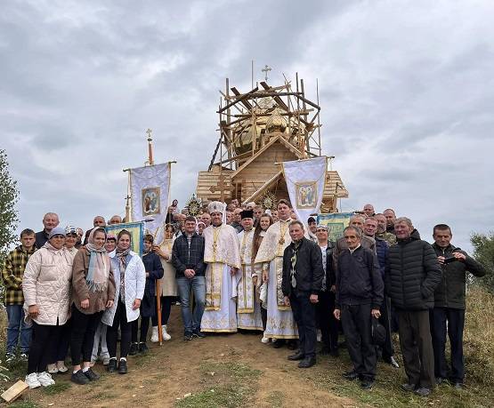 У пам’ять про полеглого воїна: На Косівщині побудували каплицю на висоті понад 900 метрів